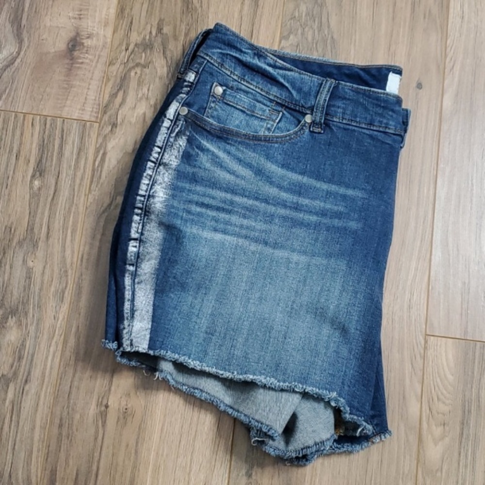 Torrid Skinny Short Short with Metallic Stripe